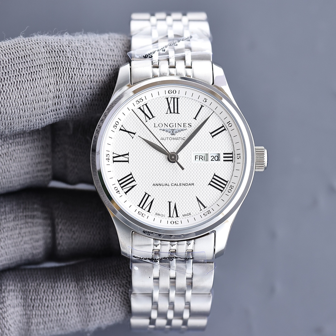 NO:819815,Platinum Steel 20 is the latest hot model in the Longines Master Series. 1. It can be equipped with a new automatic mechanical movement. 2. It adopts the original three-fold folding buckle and imported first-layer calfskin. 3. The dial scales are all CNC processed, with sharp edges and corners. The dial design is simple and clear, low-key and versatile. 4. The case is made of top-grade 316 stainless steel. The whole case is CNC to give you a delicate, smooth and shiny color without dullness. 5. The steel belt has a solid link, and the hooks are finely ground without cutting your hands.  Hide,,longines,cowhide19860909白金钢20 全新爆款上市Longines浪琴名匠系列 1可搭载全新自动机械机芯 2采用原装一致三折式折叠扣与进口头层小牛皮 3表盘刻度全部走CNC处理,精雕棱角分明,表盘设计简洁明了,低调百搭 4表壳采用顶级316精钢,整壳cnc给你细致光滑闪亮不暗淡 5钢带实心链接,钩爪处细磨不割手 收起,,longines,cowhide,Watch