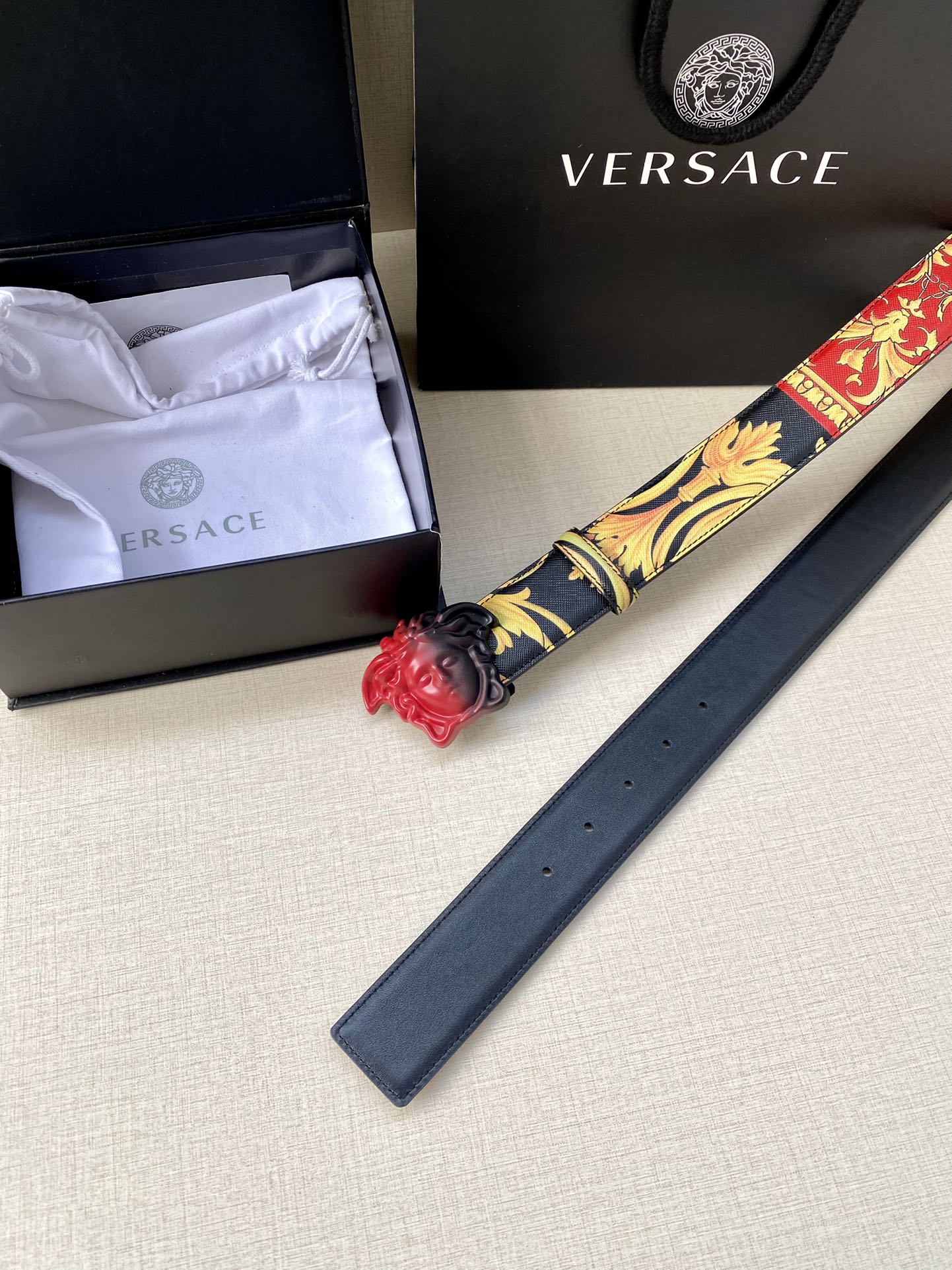 配全套包装礼盒宽度4.0cm范思哲此