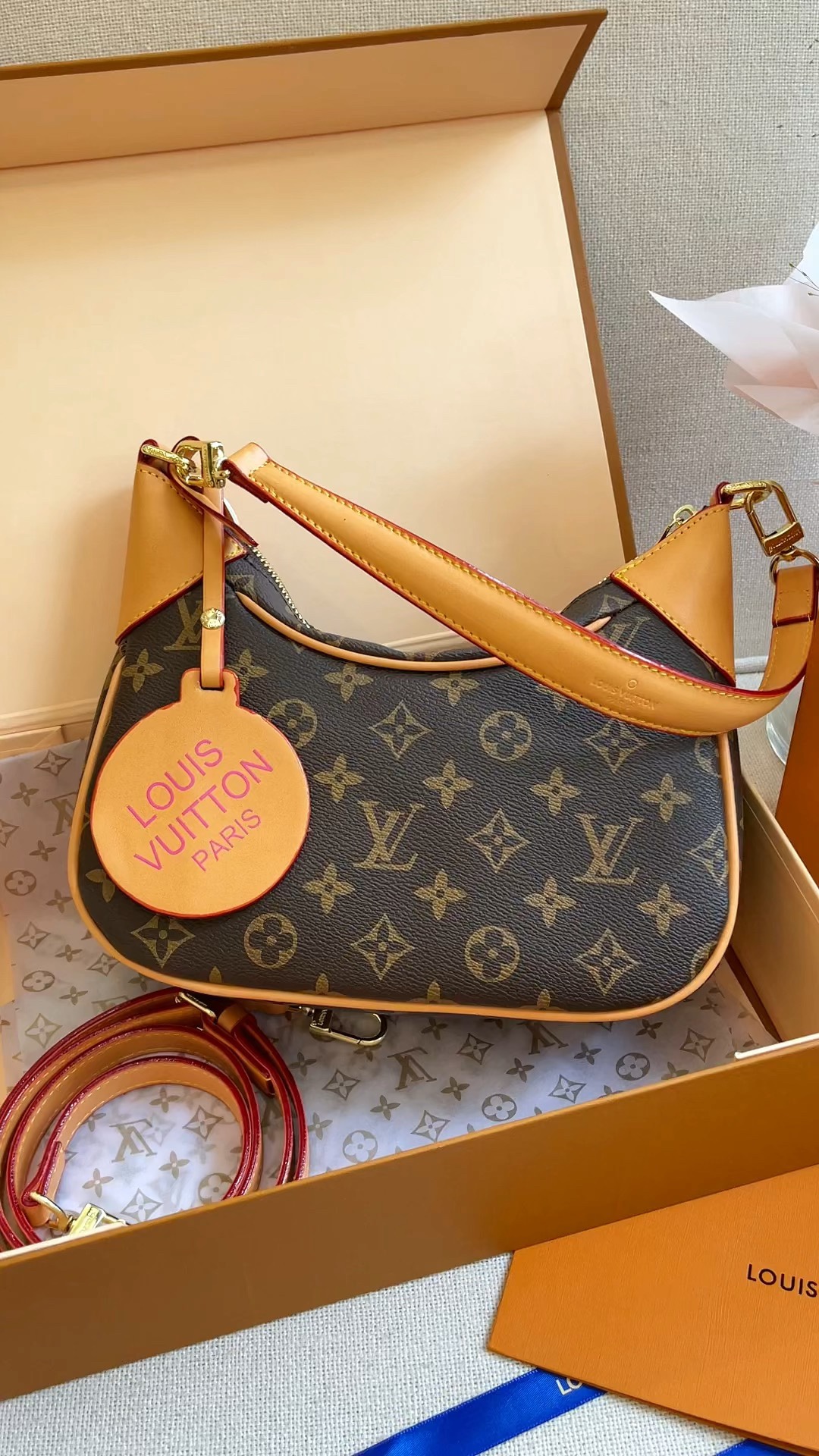 Louis Vuitton 路易威登 LV  Batagelle新品腋下包 斜挎手袋