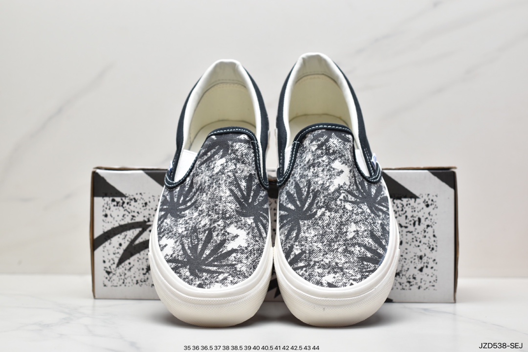 140 万斯 Vans Classic Slip-On 范斯经典格低帮百搭一脚蹬休闲板鞋