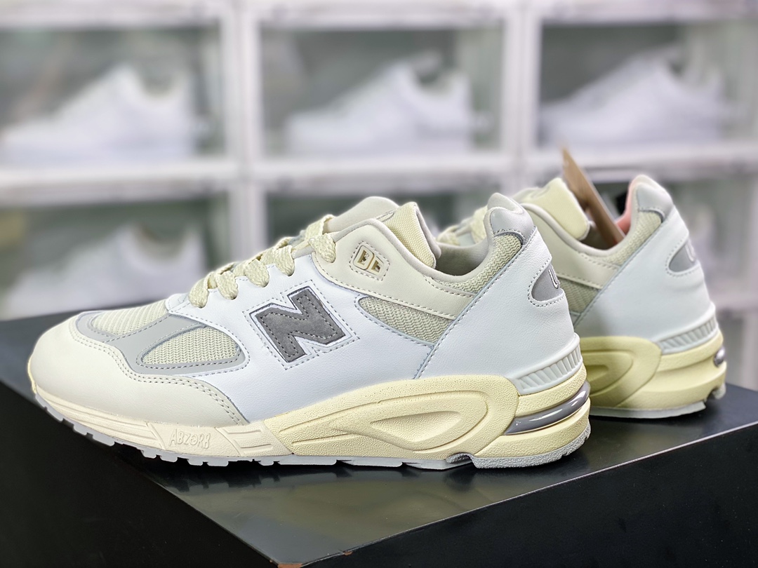 Made in USA 990V2 high-end American series classic retro casual sports jogging shoes ”leather milk white gray oxidation yellow” M990TC2