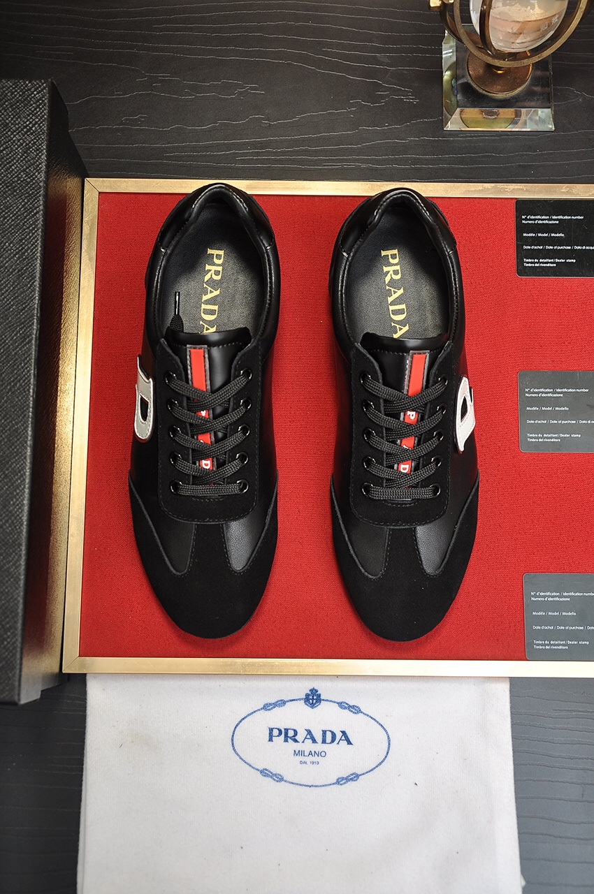 I5 普拉达男鞋高端 官网1：1最新力作：鞋面采用意大利进口原厂面料透气网布内里制作，让行走更加便捷舒适，惊世之作[色]打造时尚个性衬托你的与众不同潮男必备!经典数码:38-4545定做不退换