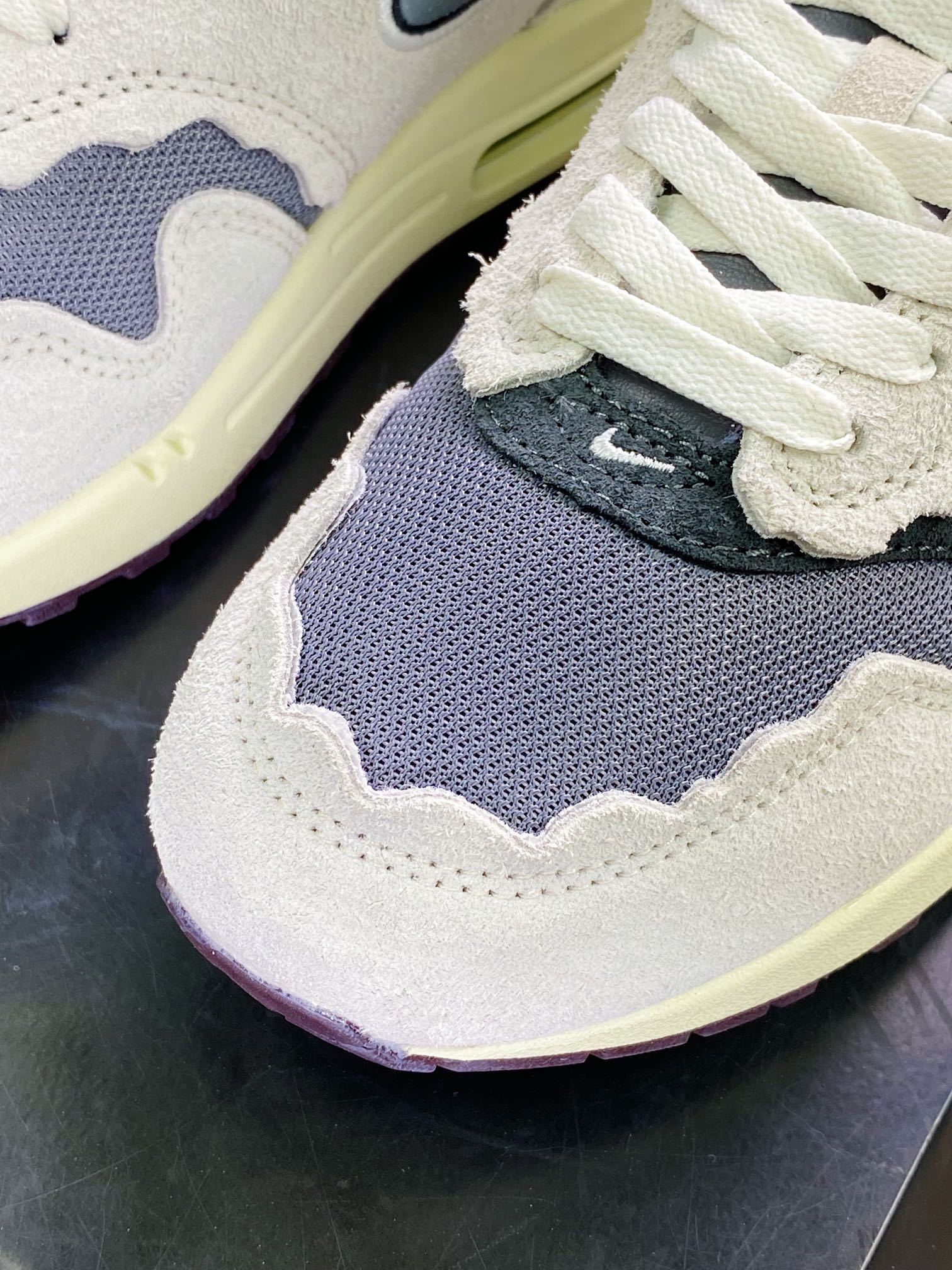 240 Air Max 1 PRM” Protection Pack”初代复古气垫百搭休闲运动慢跑鞋“麂皮云雨灰碎步解构”AH8145-001