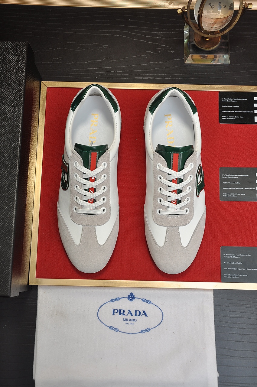 I5 普拉达男鞋高端 官网1：1最新力作：鞋面采用意大利进口原厂面料透气网布内里制作，让行走更加便捷舒适，惊世之作[色]打造时尚个性衬托你的与众不同潮男必备!经典数码:38-4545定做不退换