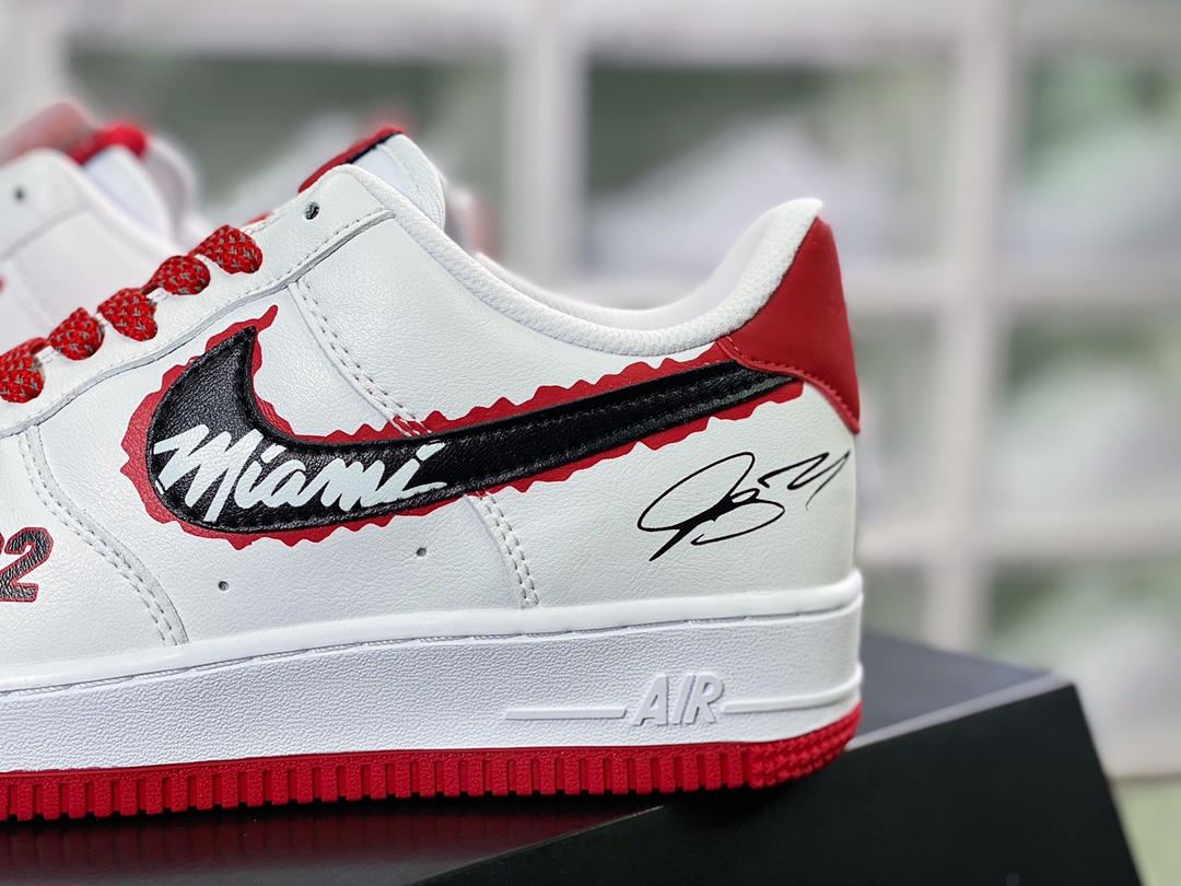 240 Air Force 1Low '07 LV8”Butler 22”空军一号低帮经典百搭休闲运动板鞋“热火队白红黑巴特勒”NL1722-600