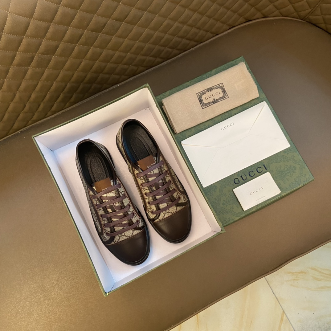 I0  原版全头层牛皮Gucci  古奇 GUCCI～休闲鞋香港原单顶级 精湛工艺 顶级质量高端精品男士休闲跑步 运动板鞋 英伦时尚风 原版牛皮 牛皮内里 懒人套脚乐福款 此款面料采用进口顶级柔软牛皮适合司机驾车出行 包底鞋 原版防滑耐磨橡胶大底码数 38-44码 45 定做 ，黑色 棕色 选，长期供实体店补货