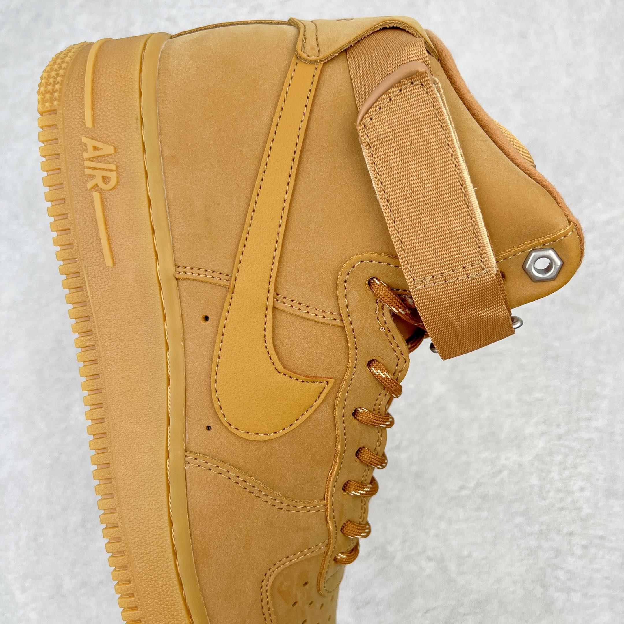 图片[6]-💰160 ＃TG版福利特价️‼NK Air Force 1 High 07 LV8\”Wheat / Flax\”小麦空军一号高帮 CJ9178-200 今年继续推出小麦色AF1 以高帮款与低帮款的方式呈现 小麦色牛巴革打造鞋面 生胶鞋底与鞋面风格协调一致 搭配同色系尼龙鞋带 侧身皮质Swoosh Logo进一步体现两双鞋的独特魅力 尺码：36 36.5 37.5 38 38.5 39 40 40.5 41 42 42.5 43 44 44.5 45 编码：by2936030-运动鞋