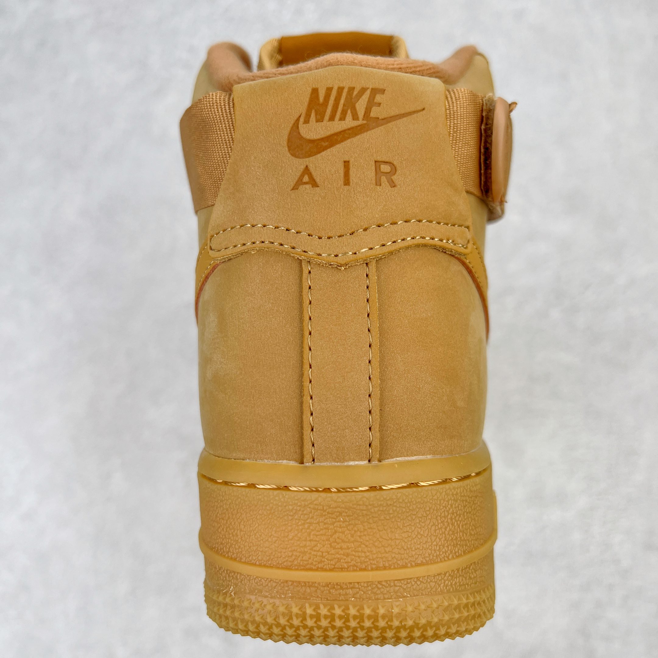 图片[8]-💰160 ＃TG版福利特价️‼NK Air Force 1 High 07 LV8\”Wheat / Flax\”小麦空军一号高帮 CJ9178-200 今年继续推出小麦色AF1 以高帮款与低帮款的方式呈现 小麦色牛巴革打造鞋面 生胶鞋底与鞋面风格协调一致 搭配同色系尼龙鞋带 侧身皮质Swoosh Logo进一步体现两双鞋的独特魅力 尺码：36 36.5 37.5 38 38.5 39 40 40.5 41 42 42.5 43 44 44.5 45 编码：by2936030-运动鞋