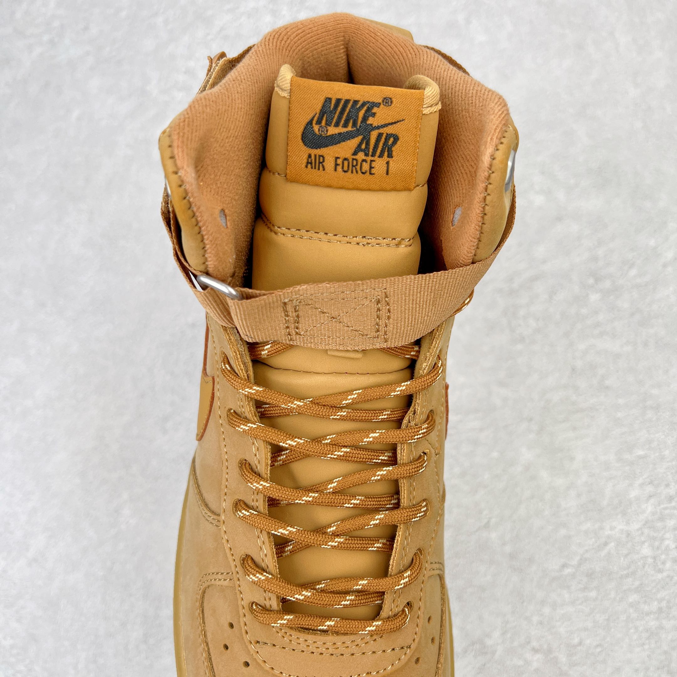 图片[5]-💰160 ＃TG版福利特价️‼NK Air Force 1 High 07 LV8\”Wheat / Flax\”小麦空军一号高帮 CJ9178-200 今年继续推出小麦色AF1 以高帮款与低帮款的方式呈现 小麦色牛巴革打造鞋面 生胶鞋底与鞋面风格协调一致 搭配同色系尼龙鞋带 侧身皮质Swoosh Logo进一步体现两双鞋的独特魅力 尺码：36 36.5 37.5 38 38.5 39 40 40.5 41 42 42.5 43 44 44.5 45 编码：by2936030-运动鞋