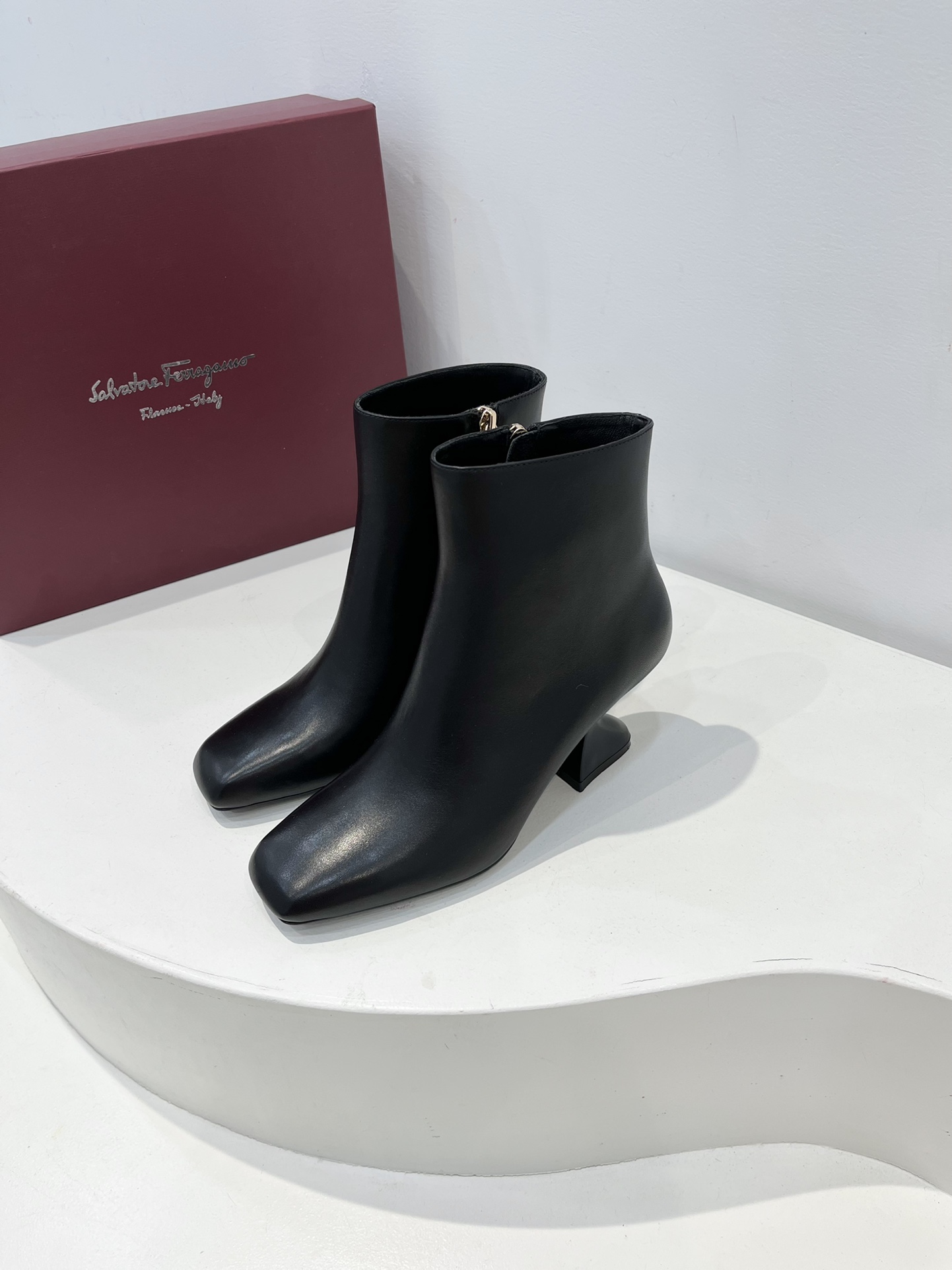 [Ferragamo Women