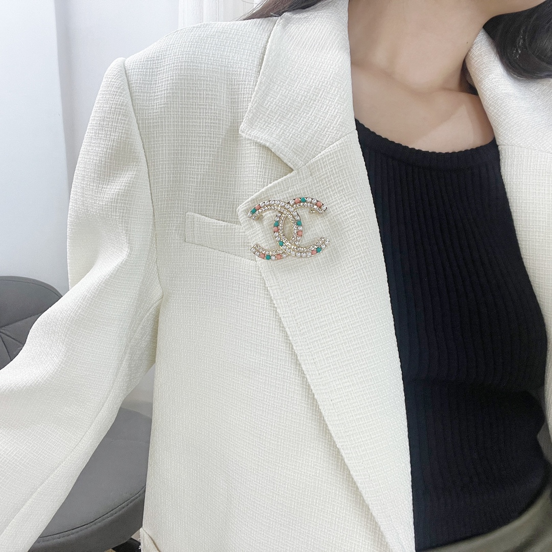 新款☑️CHANEL香奈儿双c彩色珍珠胸针