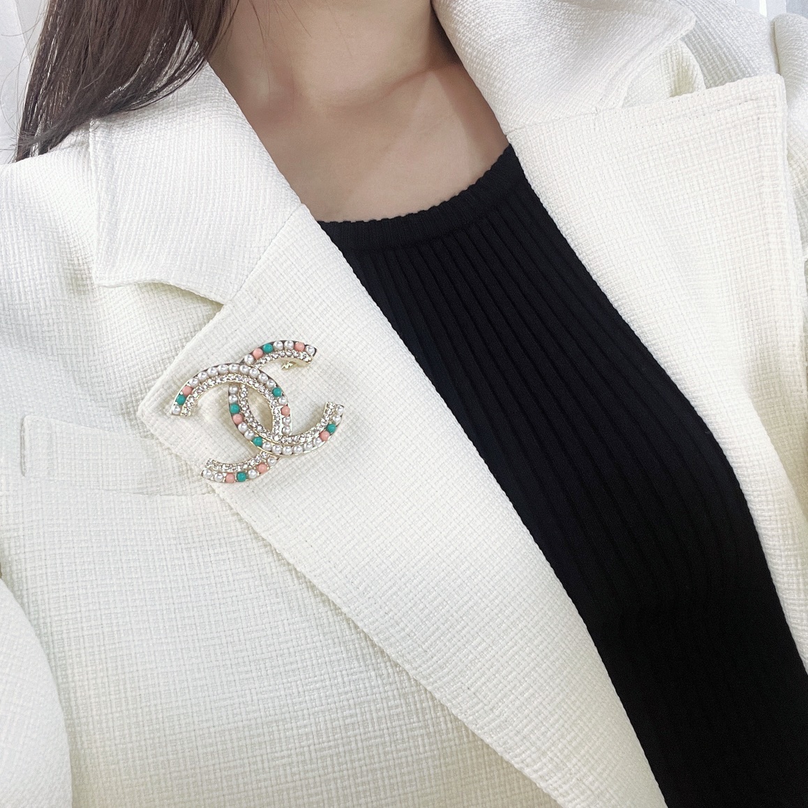 新款☑️CHANEL香奈儿双c彩色珍珠胸针