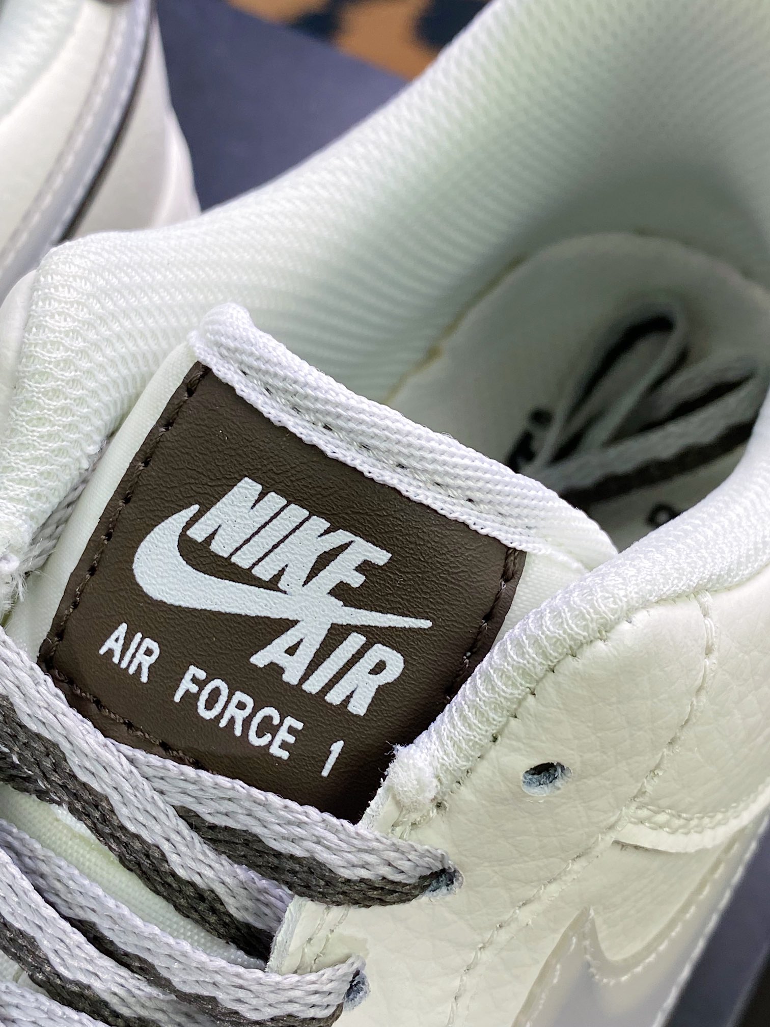 240  Air Force 1 07 LV8”Dice”空军一号经典低帮百搭休闲运动板鞋“米白咖啡棕骰子双钩”CW1574-801