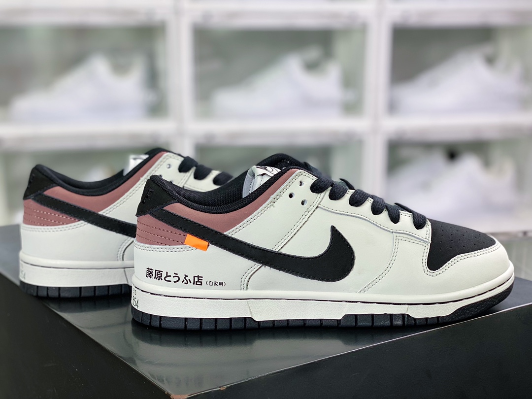 320 男《头文字D》x SB Dunk Low”INITIAL D/Toyota AE86”扣篮系列低帮休闲运动滑板板鞋“米白黑紫藤原拓海”DD1391-107