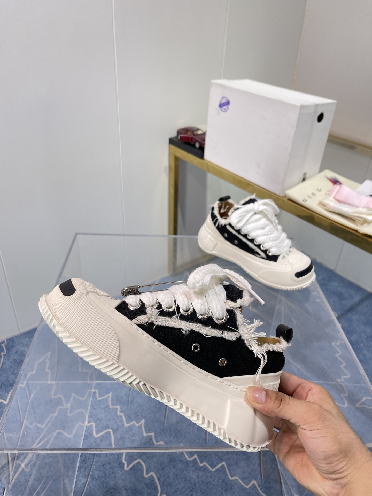 Xvesel-SmileRepublic: Classic P673 Pearl Shoes for Autumn 2022 Collaboration - 图片 6