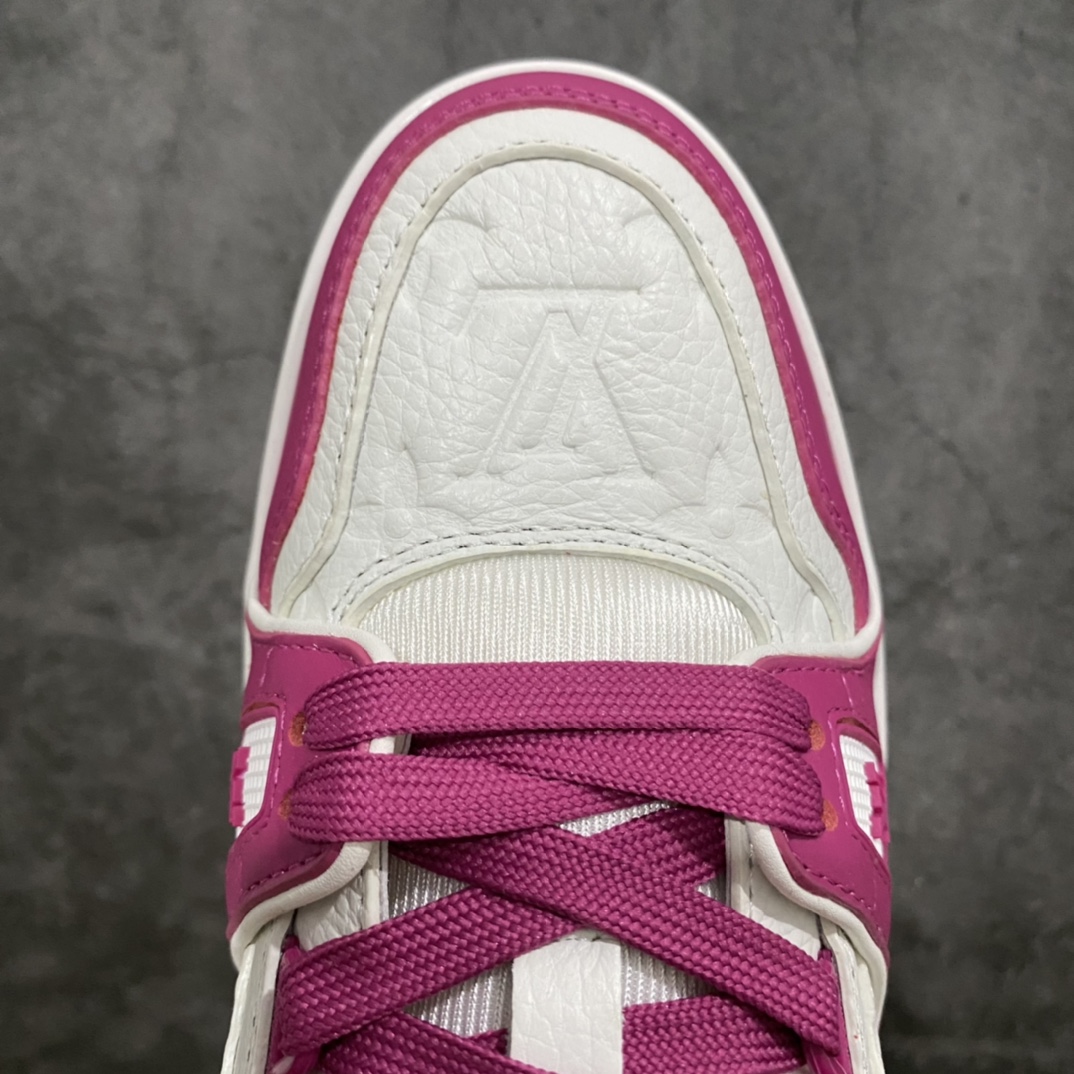 图片[5]-莞产最强版 LV Trainer白红 广州顶级版本 细节实拍如下所见即所得 非莆田档口货 可随意对比细节鞋型 无需过多文案描述 所有细节均可对标正品 原厂鞋舌尺码标 正确烫金字体 鞋舌厚度柔软度同步正品 原厂织麦标 一针一线纹路均同步正品 原厂刺绣立体饱满同步正品 原厂烫金手写logo 立体饱满有光泽 鞋头原厂皮料细腻柔软 原厂魔术贴 纹路清晰 原厂数据 字体粗细 大小光泽度同步正品 原厂空胶工艺 并非开胶同步正品 原厂中底布 logo清晰 原厂工艺爆裂效果 自然不刻意 一个后跟足矣秒杀所有 尺码：36-45-选品中心