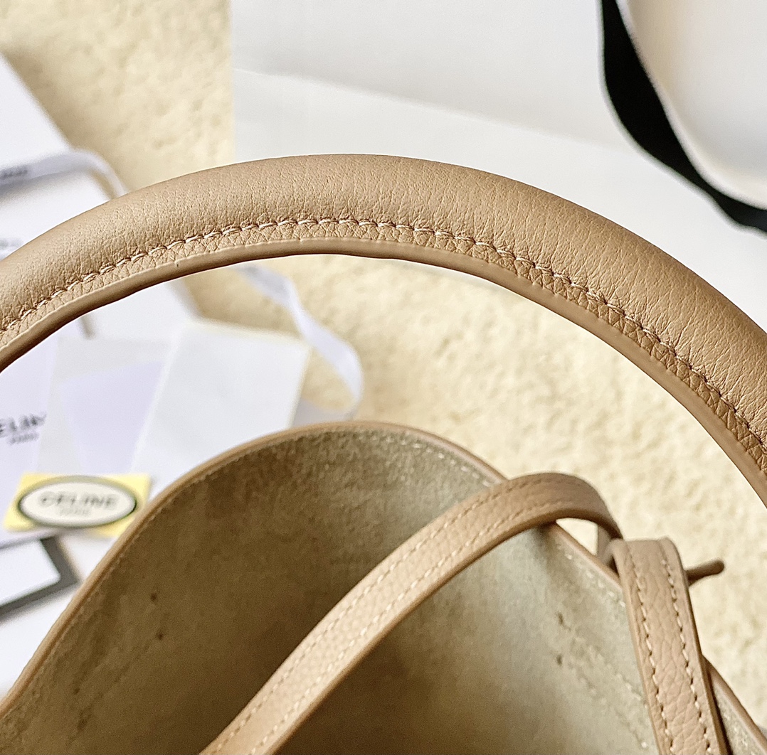 CELINE赛琳进口原版荔枝纹牛皮水桶包189750