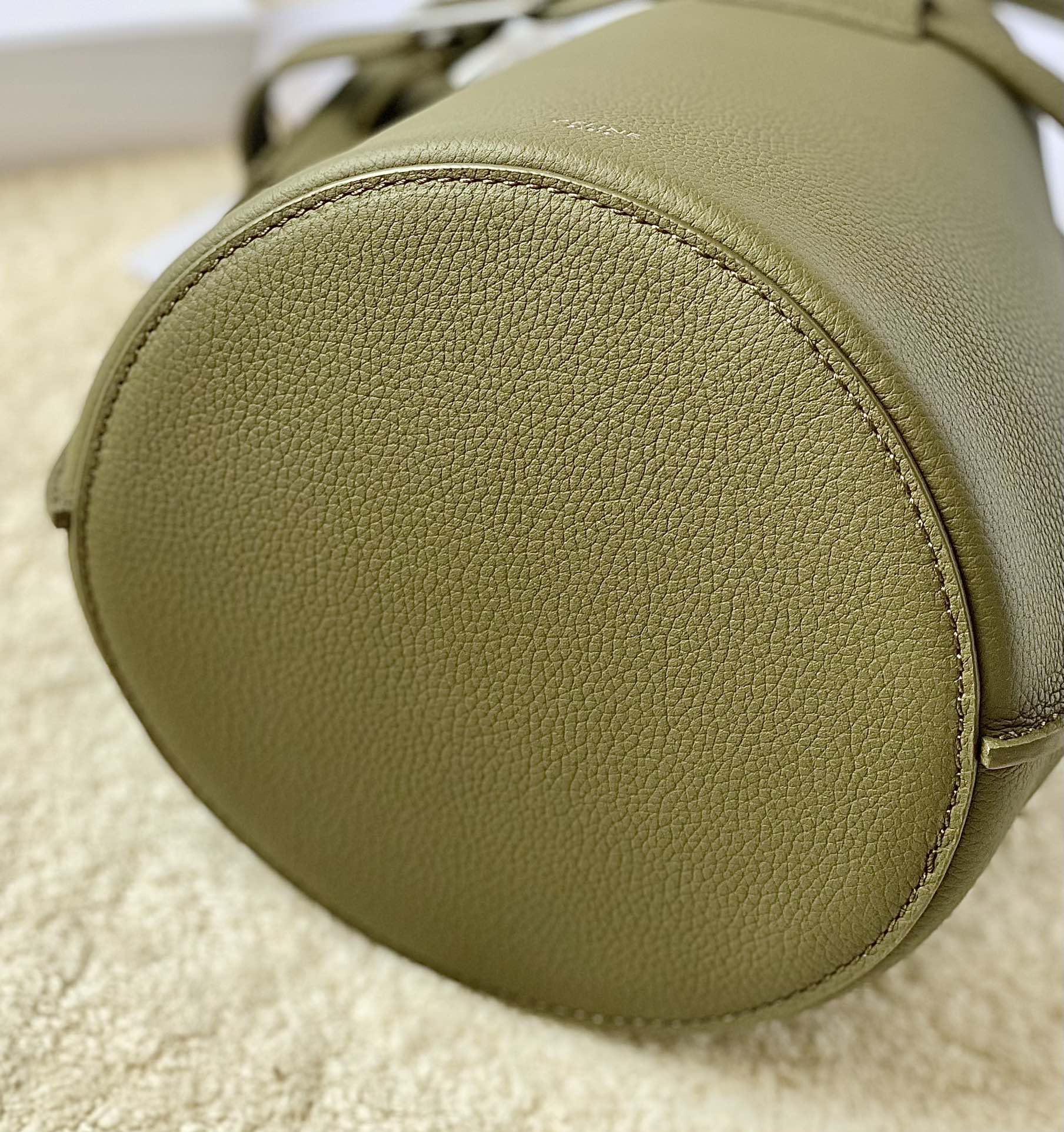 CELINE赛琳进口原版荔枝纹牛皮水桶包189750