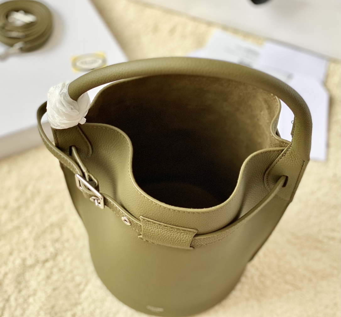 CELINE赛琳进口原版荔枝纹牛皮水桶包189750