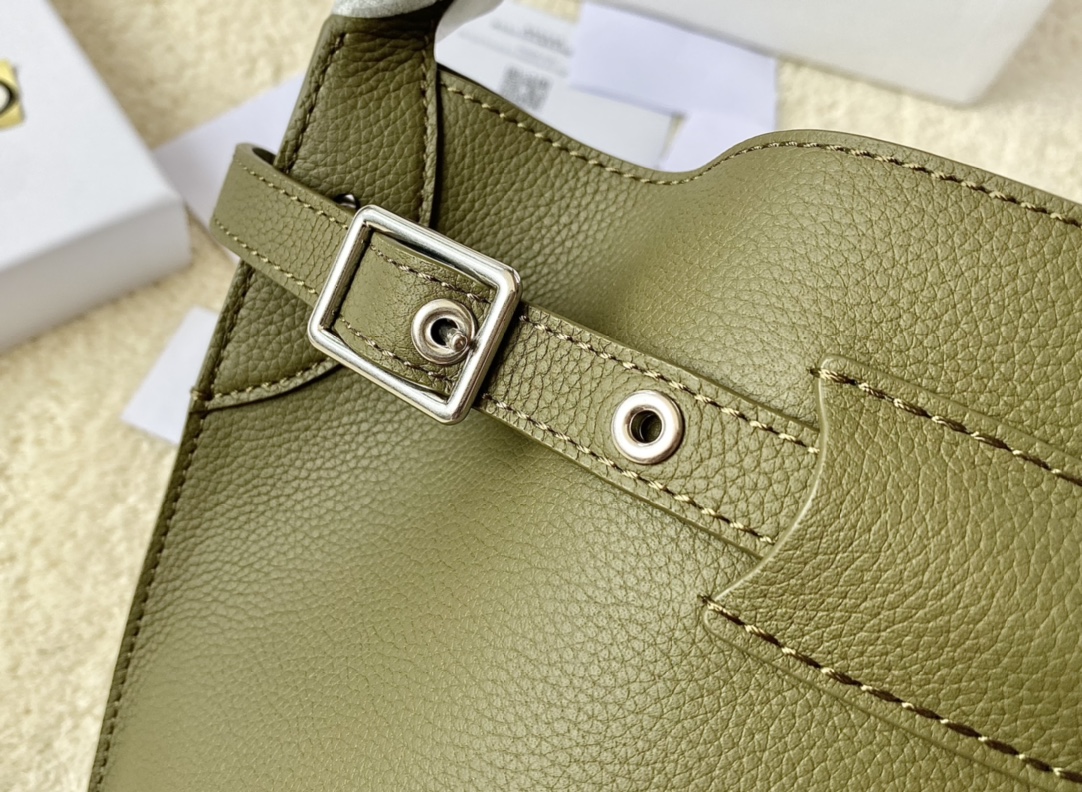 CELINE赛琳进口原版荔枝纹牛皮水桶包189750