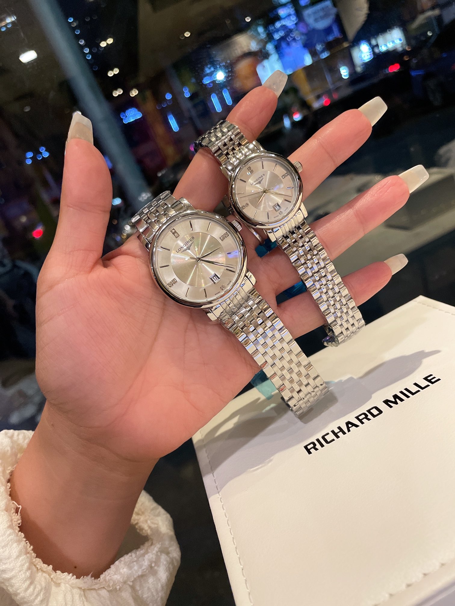 K5   浪琴 Longines 表结合女性材质与动感线条 打造出全新浪琴 Longines 系列Conquest Classic腕表 腕表仍然忠实于该品牌的标志性优雅气质 该系列腕表采用进口日本石英机芯 走时精准无比 并采用精钢表链 精致而细腻 完美符合当代女性需求”},”digital_watermark”:1.1036724635779e+16,”normal”:false,”old_share_time”:”