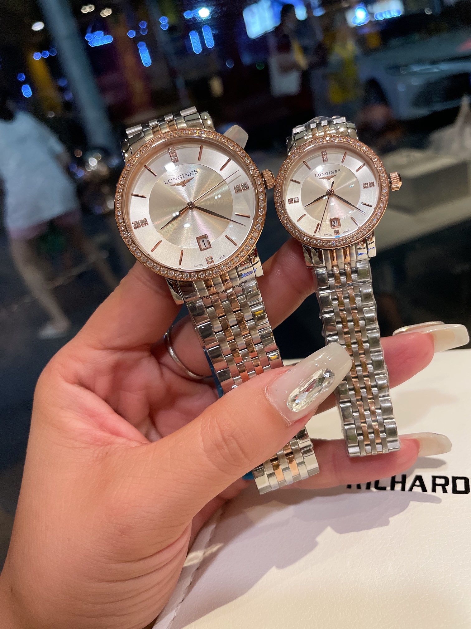 K5   浪琴 Longines 表结合女性材质与动感线条 打造出全新浪琴 Longines 系列Conquest Classic腕表 腕表仍然忠实于该品牌的标志性优雅气质 该系列腕表采用进口日本石英机芯 走时精准无比 并采用精钢表链 精致而细腻 完美符合当代女性需求