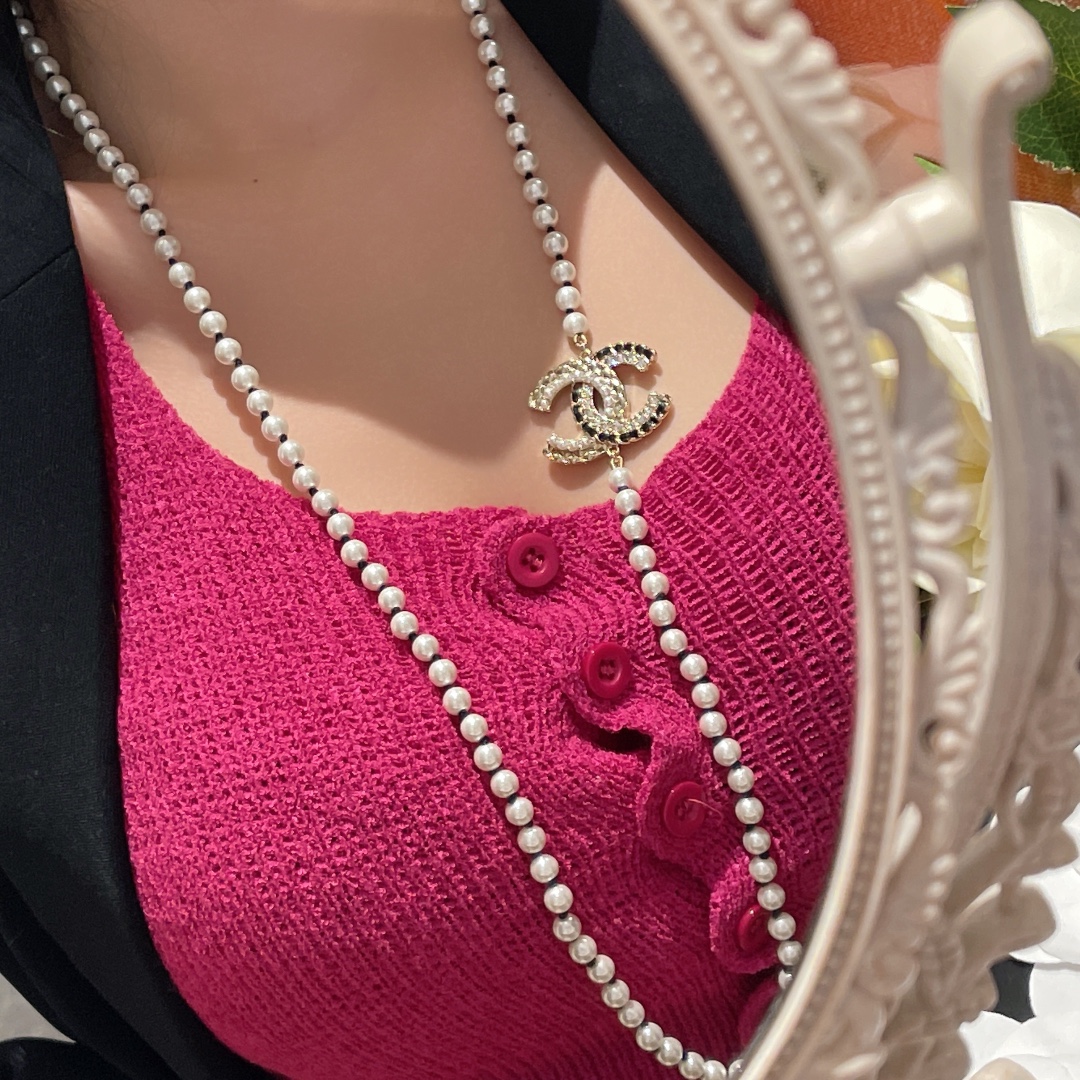 NO:104159,Chanel double c knitted rhinestone pearl series sweater chain necklace must-have fashion items in early autumn♀, Chanel necklace, chanel, sweaters, necklace19860909香奈双c编织水钻珍珠系列毛衣链项链 早秋必备时尚单品♀,香奈儿项链,chanel,sweaters,necklace,Jewelry