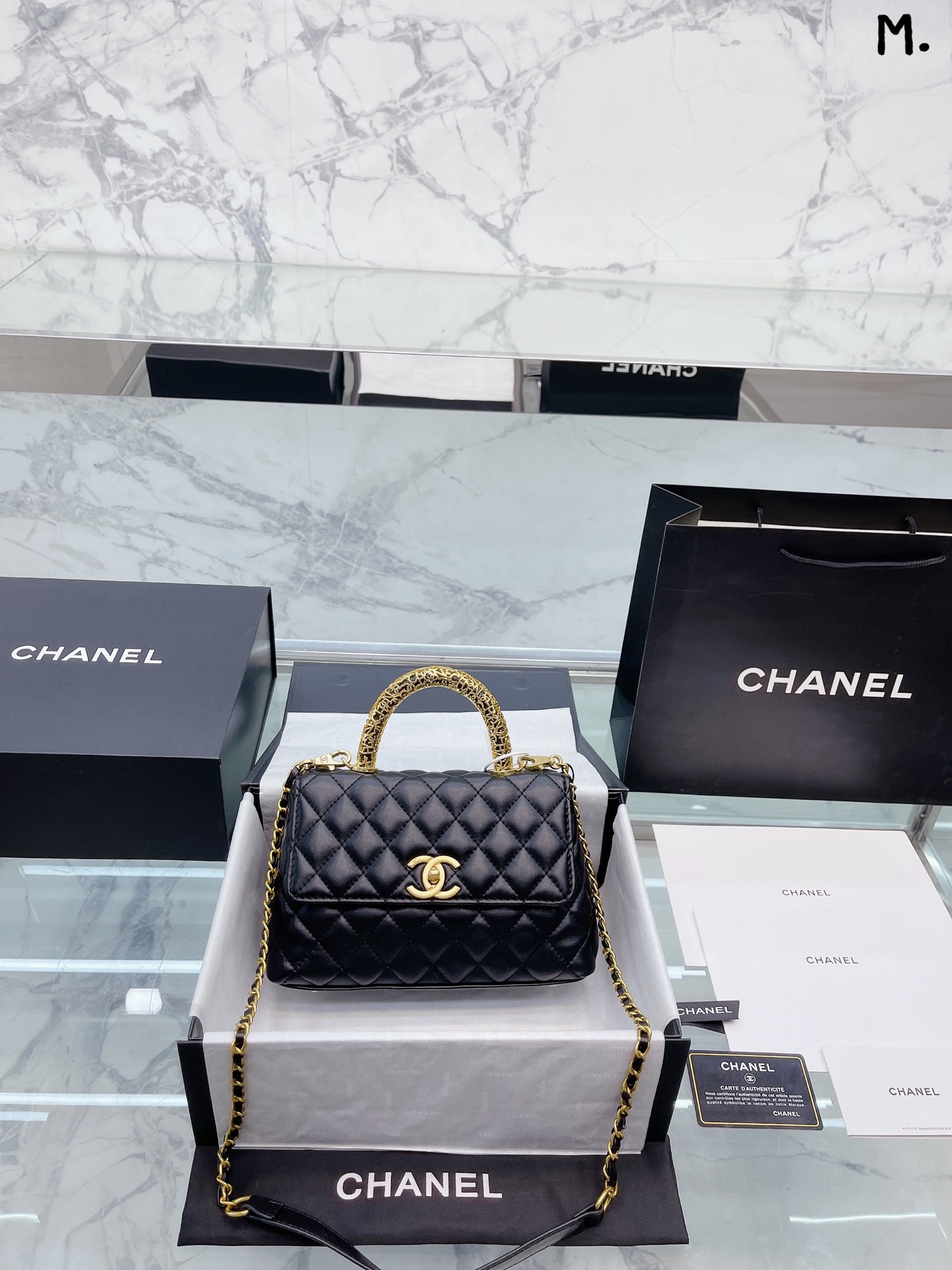 J5 Chanel 小香家 2022专柜新配色，Coco Handle 塞尔兹堡系列 女士手提口盖包，专柜在售24500，原装五金扣 励泰手缝定制，手提是高级的尺寸：24 15cm 折叠礼盒