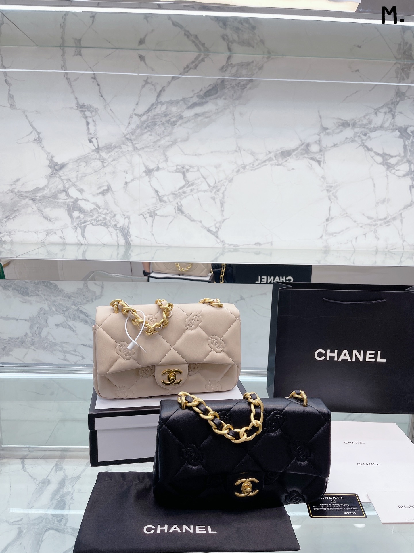 J0 Chanel 中古 山茶花 粗链条cf 方胖子 搭配很适这季节 复古氛围感瞬间拉满 尺寸26 18cm