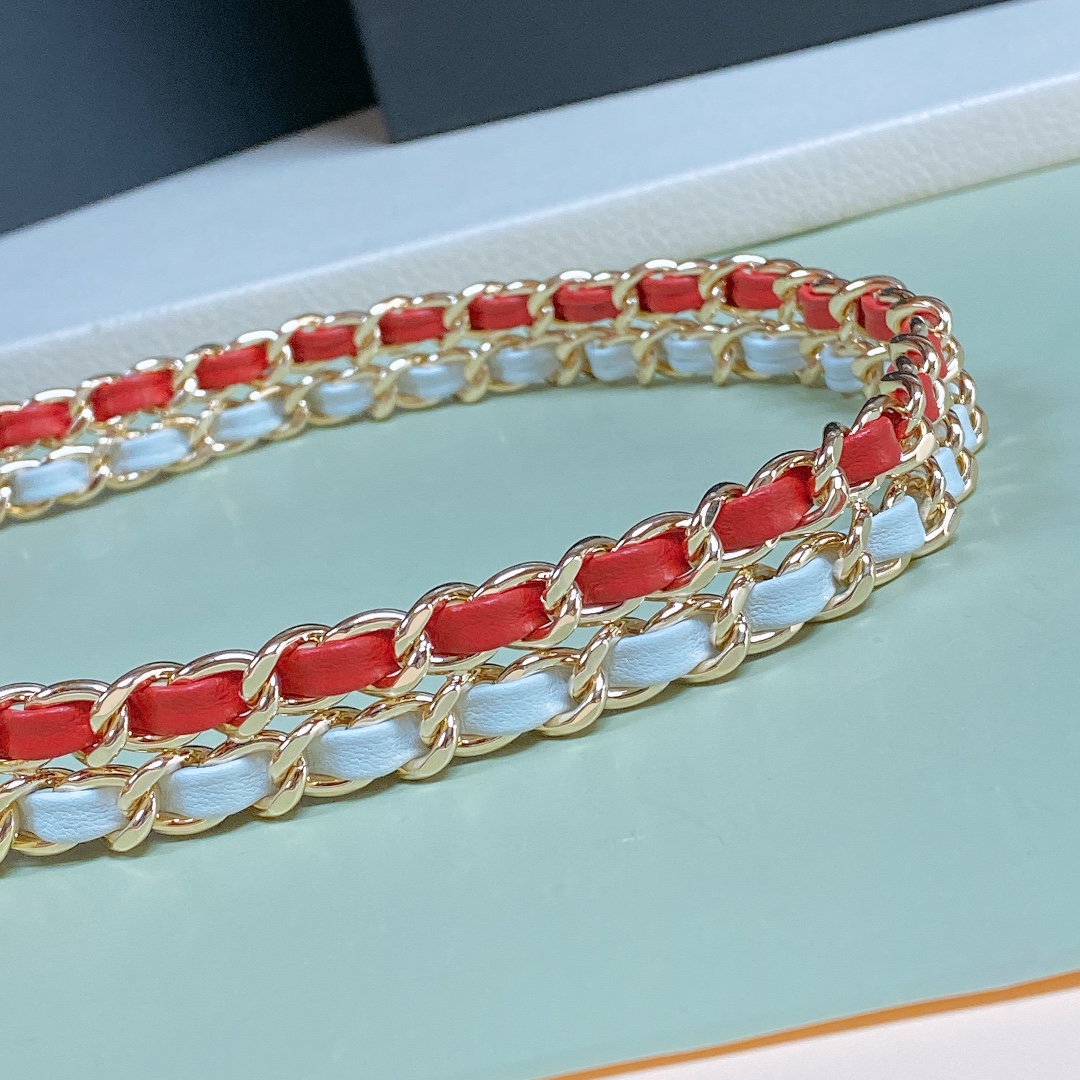 -chanel 金属 小羊皮与小牛皮 金色金属、黑与白  精致腰链  链长93cm
链身75. 尾链18