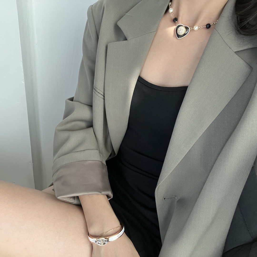 新款☑️CHANEL香奈儿双c桃心黑钻项链