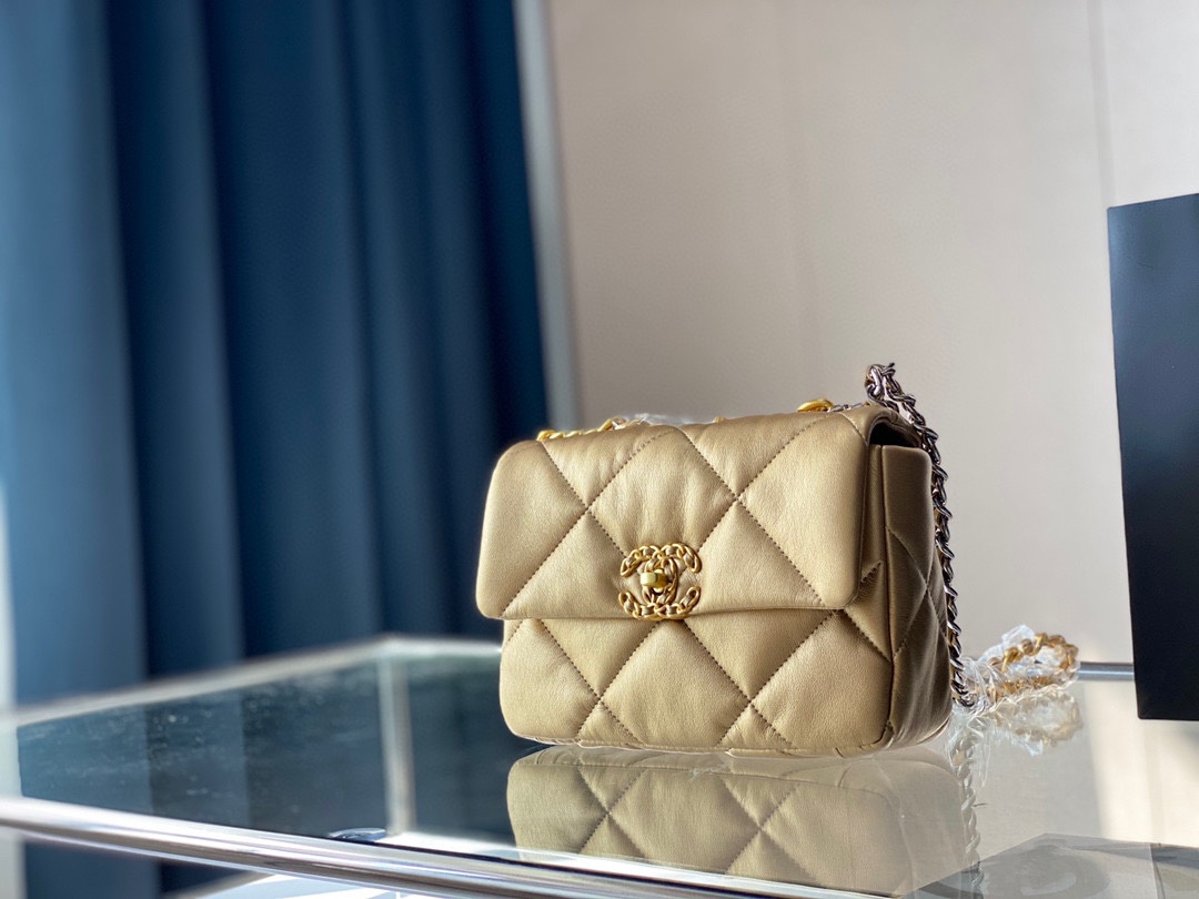 J5 19 时尚 便携 低调 奢华 优雅 时尚 百搭又有气质 可盐可甜 又A又飒