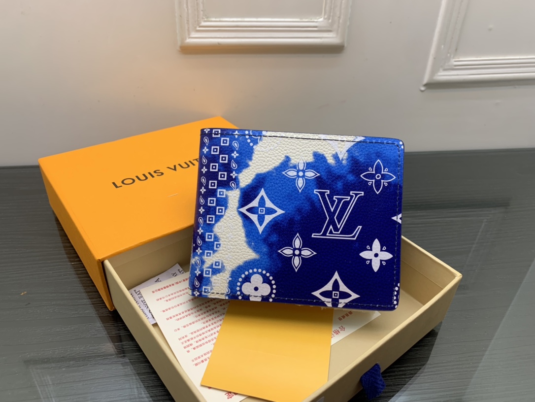 Back view of a leather bifold wallet