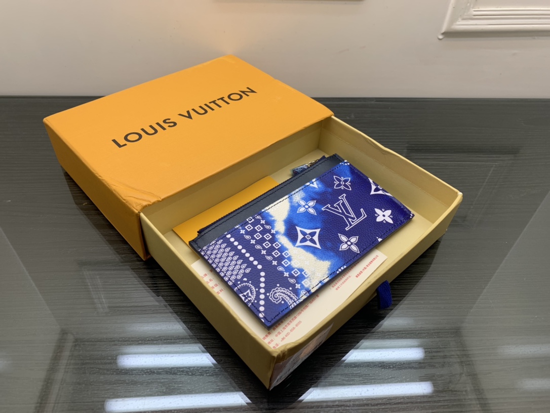 Leather card holder front view