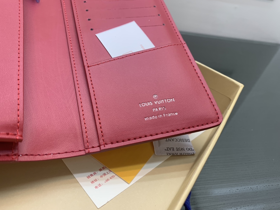 Premium leather bifold wallet stitching detail