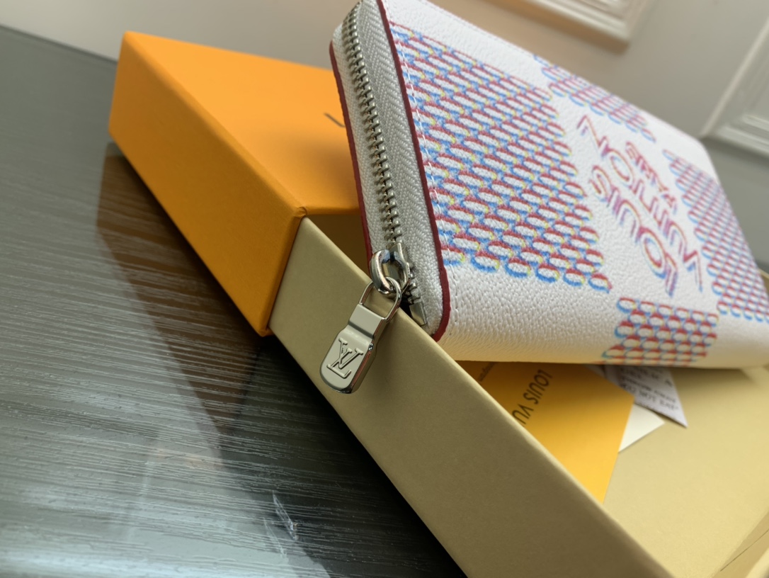 Leather long wallet texture detail