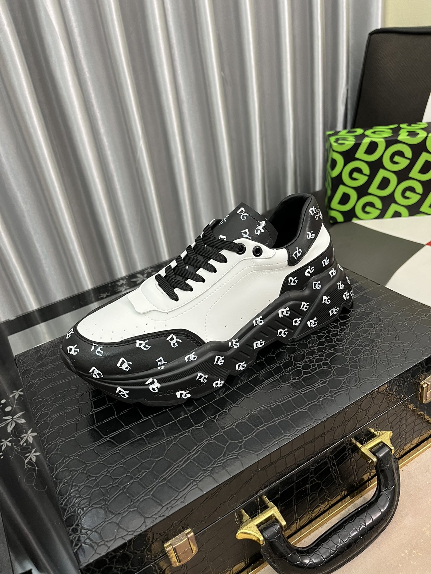 J5  Dolce&Gabbana 杜嘉班纳——高端品质