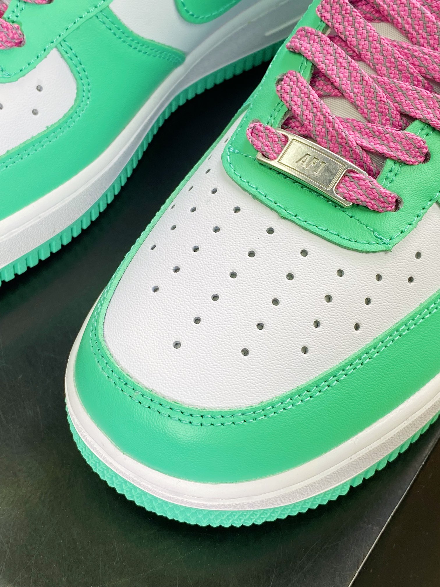 240 Air Force 1’07 LV8 Low”Dior Kaws”空军一号经典低帮百搭休闲运动板鞋“薄荷绿白迪奥XX小蜜蜂”BS8871-104