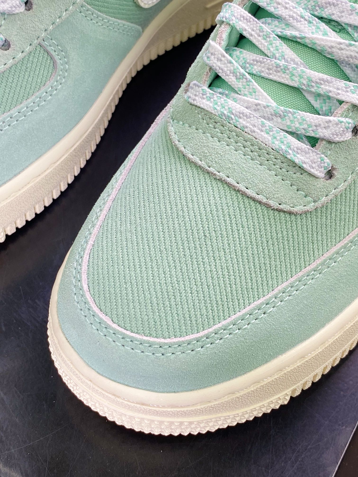 200  Air Force 1′07 Low”Enamel Green”空军一号经典低帮百搭休闲运动板鞋DD9801-300