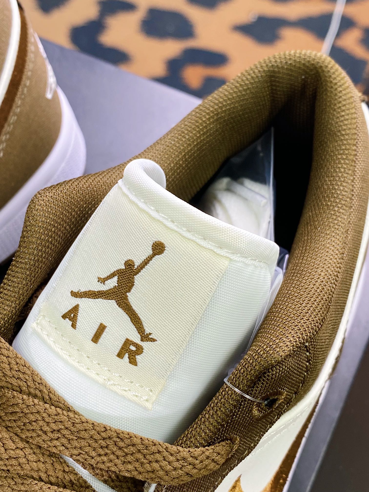 200 Air Jordan 1 Low” Aluminum”AJ1乔丹一代低帮经典复古文化休闲运动篮球鞋“白咖啡”DV0426-301
