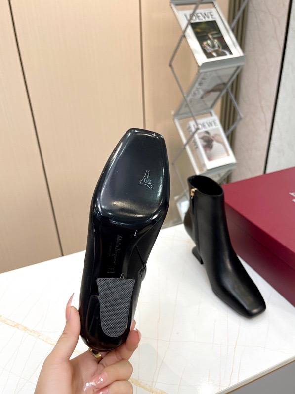 Salvatore Ferragamo Ankle Boots: Sculptural Design, Square Head, 7.5cm Heel, Italian Craftsmanship - 图片 8