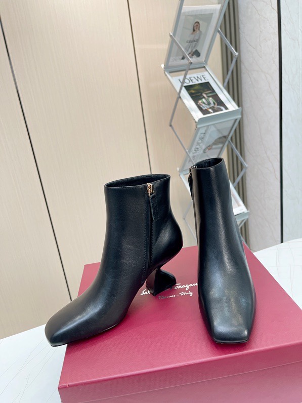 Salvatore Ferragamo Ankle Boots: Sculptural Design, Square Head, 7.5cm Heel, Italian Craftsmanship - 图片 9