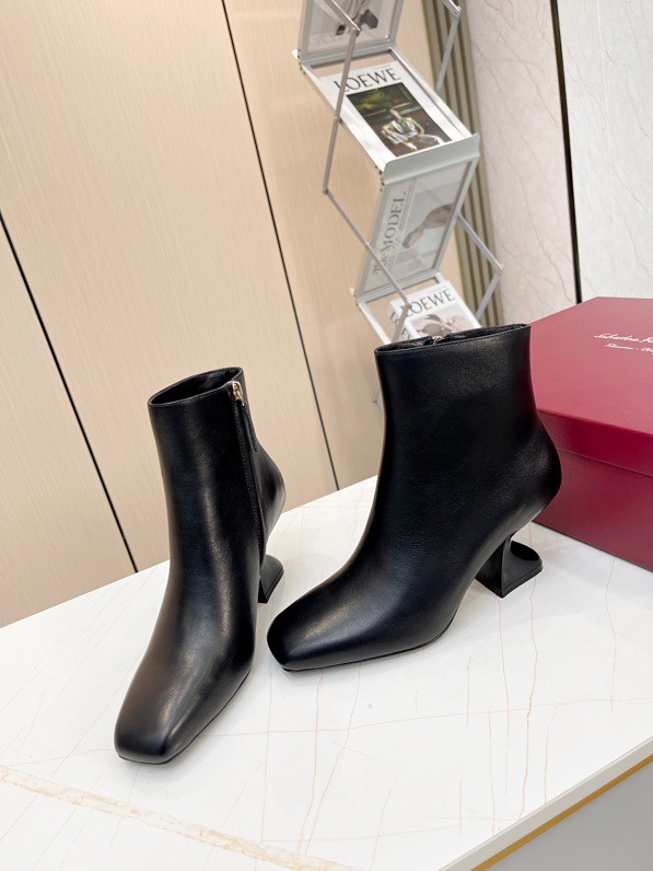 Salvatore Ferragamo Ankle Boots: Sculptural Design, Square Head, 7.5cm Heel, Italian Craftsmanship - 图片 4