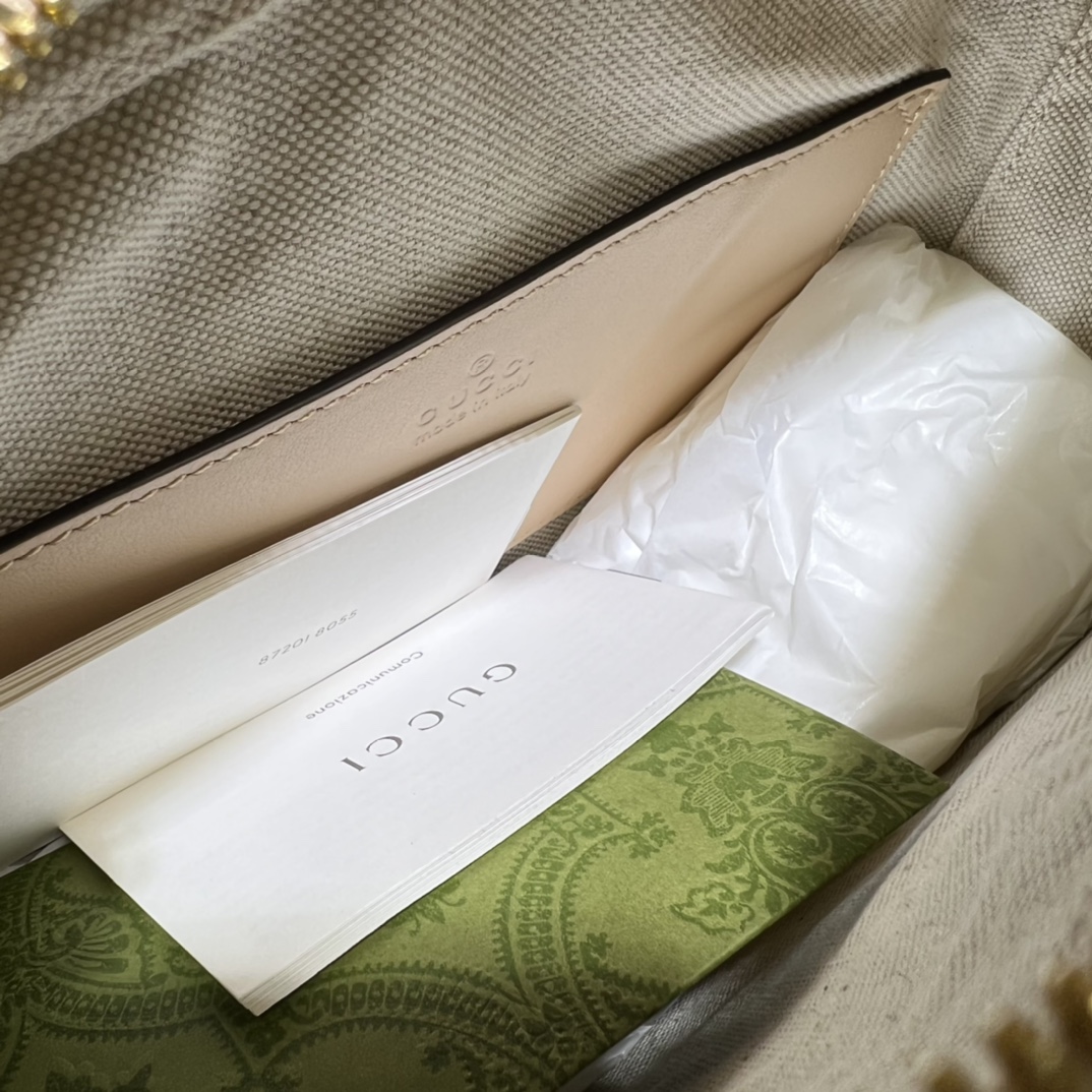 GUCCI古驰GG绗缝皮革肩背包702234