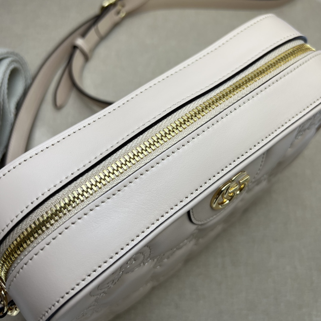 GUCCI古驰GG绗缝皮革肩背包702234