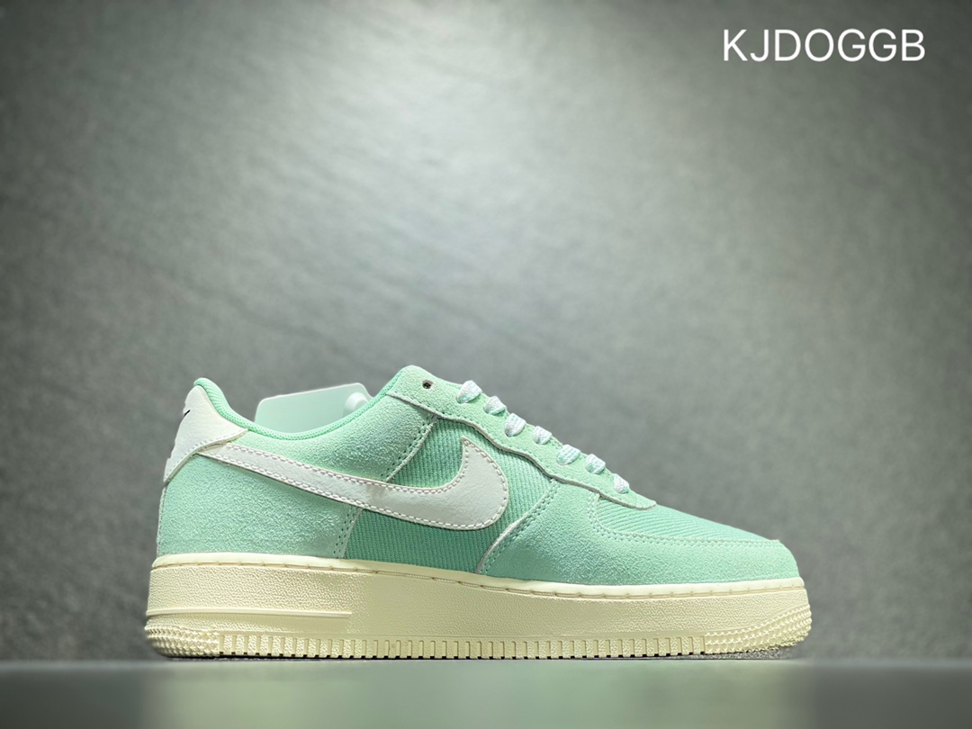 200 Nike Air Force 1 空军一号 DO9801-300