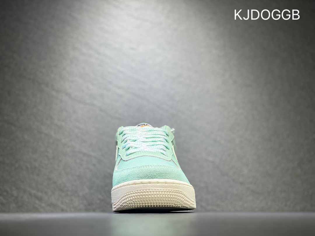200 Nike Air Force 1 空军一号 DO9801-300
