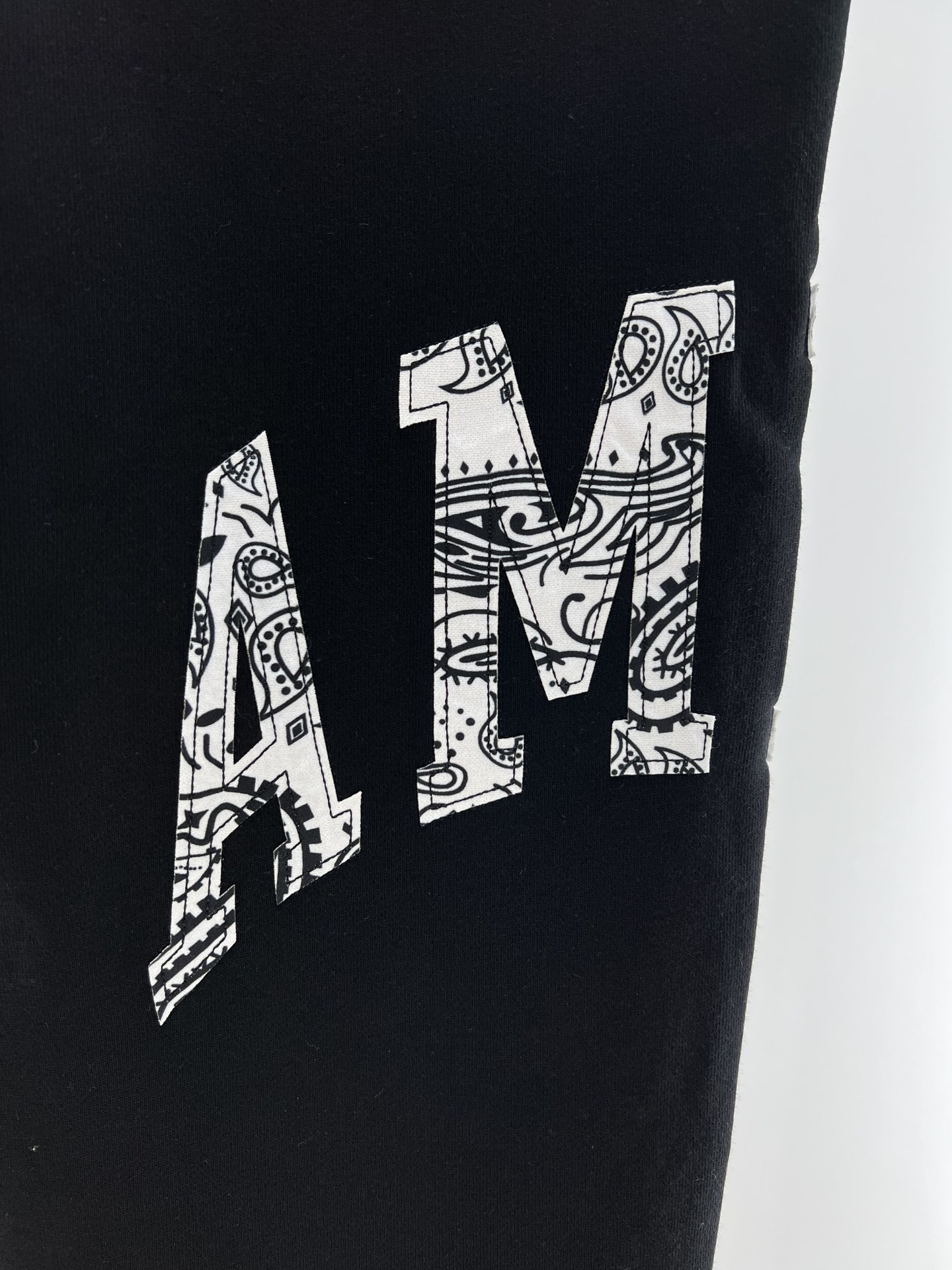 Amiri Men's Black Sweatpants with Drawstring and Printed Logo, sizes S-XL 9 i1662097393 3078 8