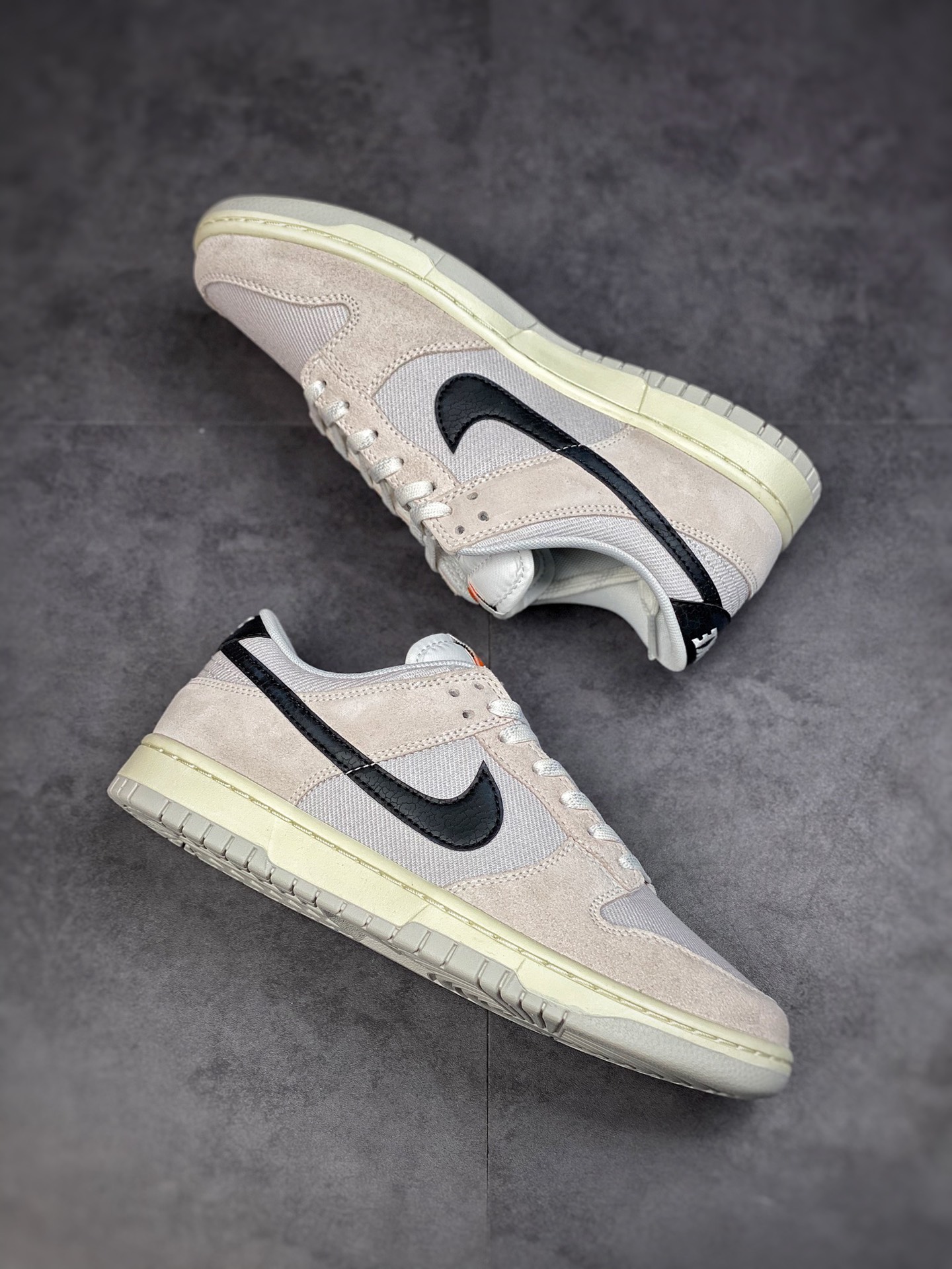 280 Nike SB Dunk Low ”Certified Fresh” 尘灰色DO9776-001