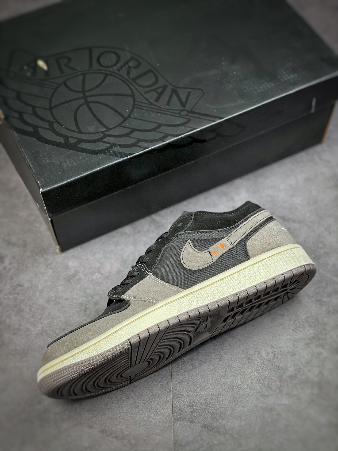 200 Air Jordan 1 Low 黑灰拼接 乔1休闲板鞋 DN1635-001